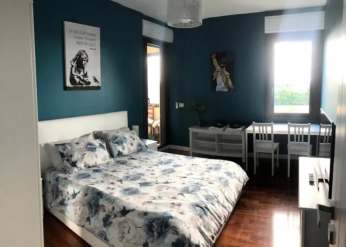 Stylish Spacious 3-Bedroom Apartment, Open-Space Kitchen, 3 Balconies!